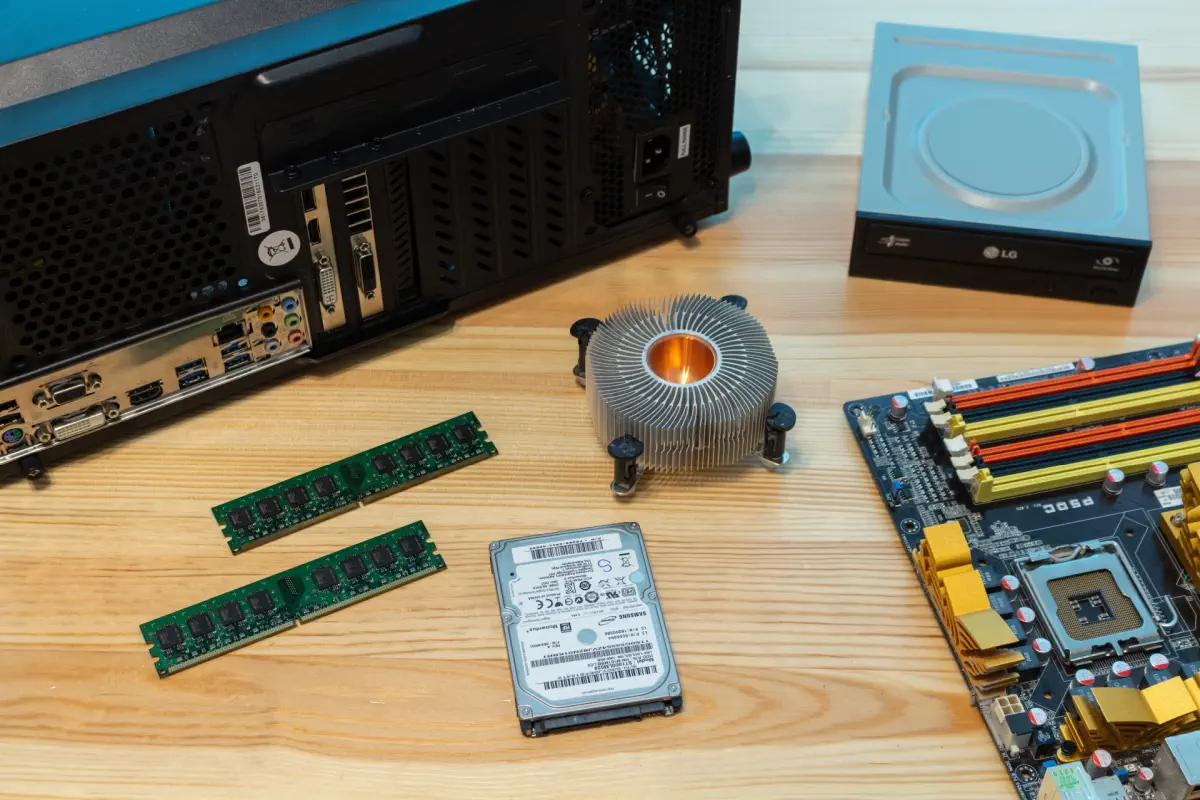 Ein PC mit seinen Komponenten